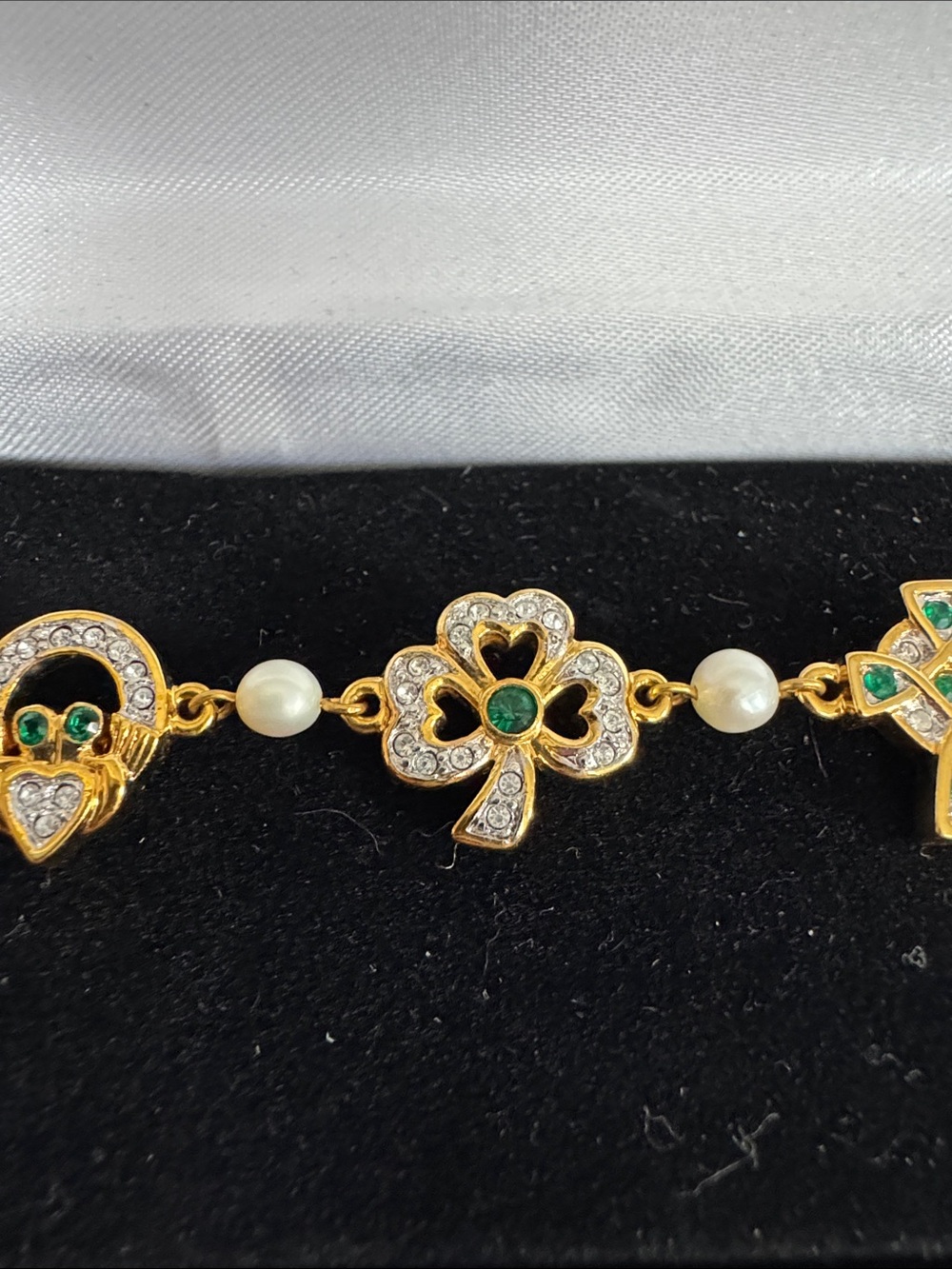 THE DANBURY MINT IRISH BLESSINGS CLOVERS CROSS RHINESTONES PEARLS CHARM BRACELET